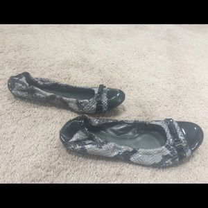 TAHARI black, faux snakeskin flats.